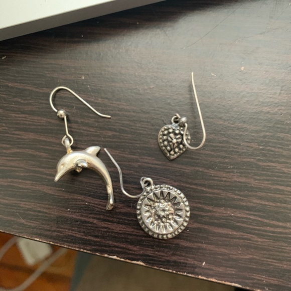 Set of three vintage charm earrings - Picture 2 of 4